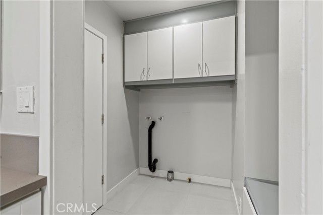 8708 Reading Avenue, Los Angeles, CA 90045