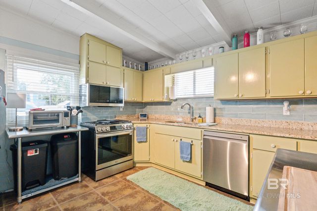 5674 Armadillo Avenue, Orange Beach, AL 36561