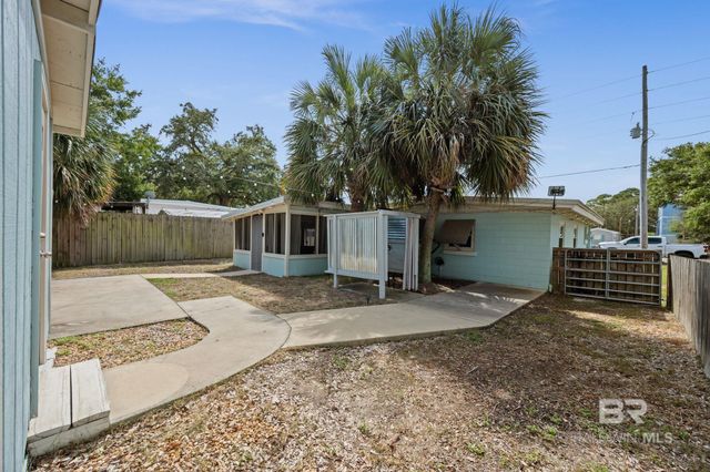 5674 Armadillo Avenue, Orange Beach, AL 36561