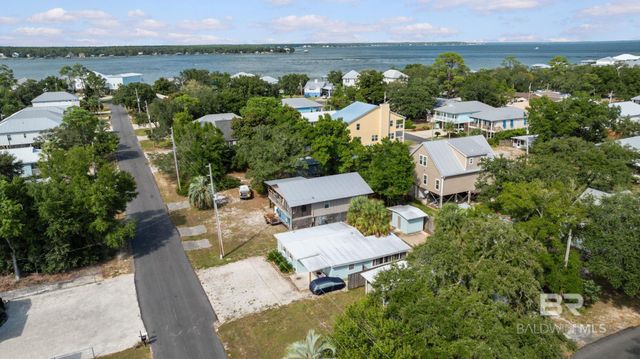 5674 Armadillo Avenue, Orange Beach, AL 36561