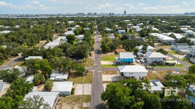 5674 Armadillo Avenue, Orange Beach, AL 36561