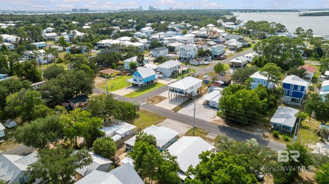 5674 Armadillo Avenue, Orange Beach, AL 36561