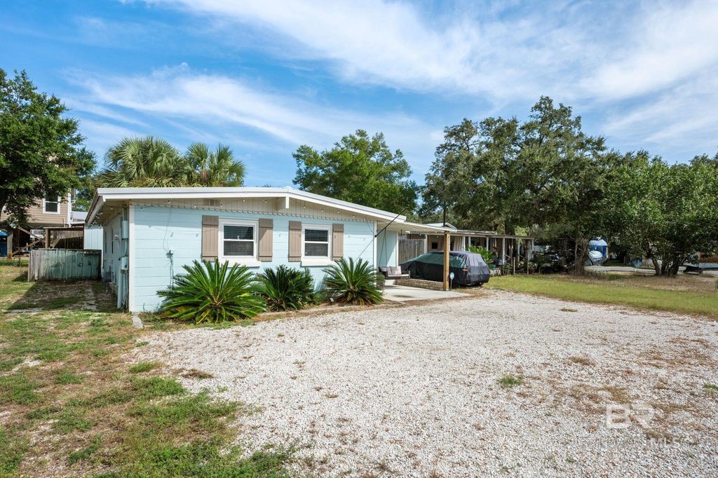5674 Armadillo Avenue, Orange Beach, AL 36561
