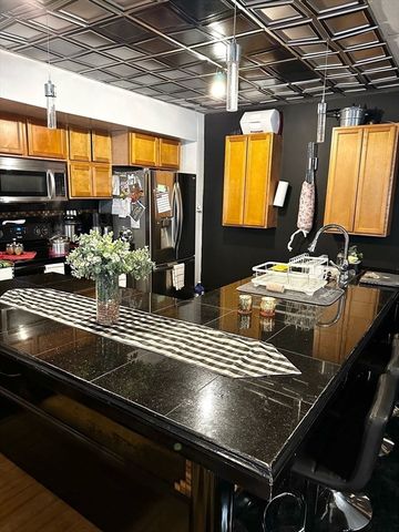 60 Howard St, Leominster, MA 01453