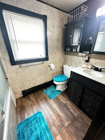 60 Howard St, Leominster, MA 01453