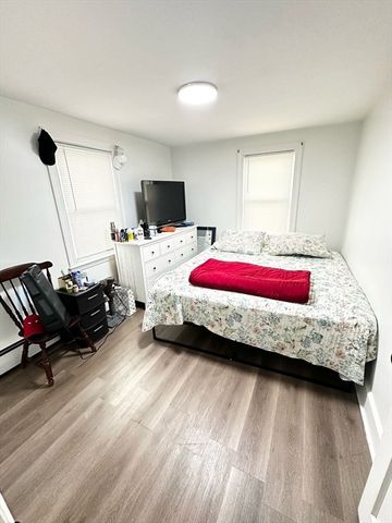 60 Howard St, Leominster, MA 01453