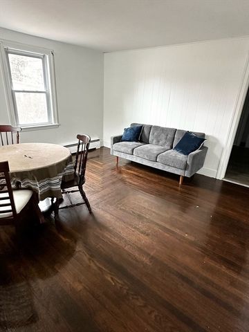 60 Howard St, Leominster, MA 01453