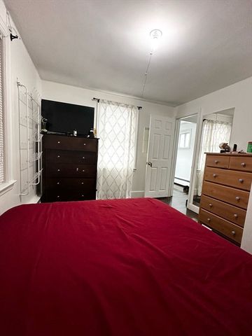 60 Howard St, Leominster, MA 01453