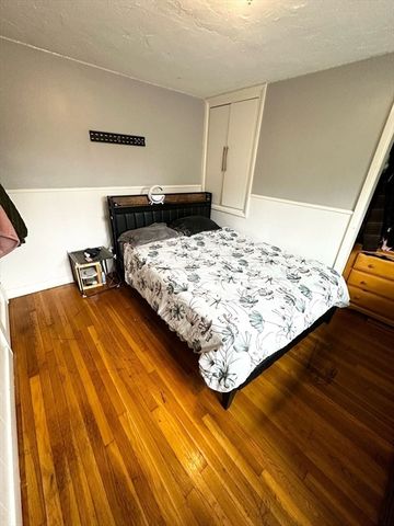 60 Howard St, Leominster, MA 01453