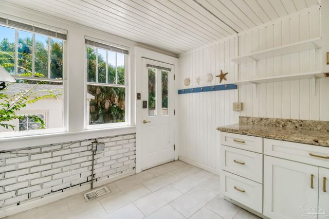 1703 E Jackson St, Pensacola, FL 32501