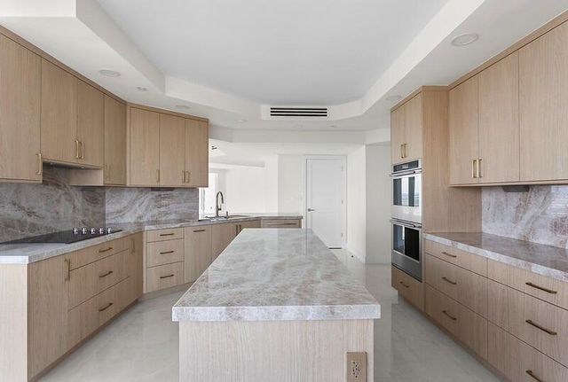 1700 S Ocean 15c, Lauderdale By The Sea, FL 33062