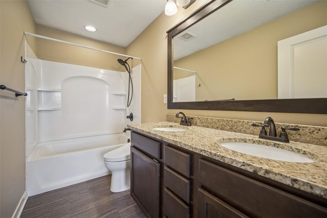 1011 NW Abbie Drive, Ankeny, IA 50023