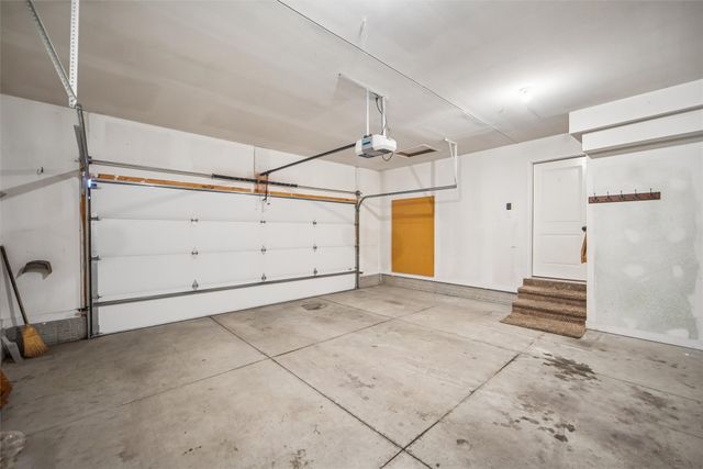 1011 NW Abbie Drive, Ankeny, IA 50023