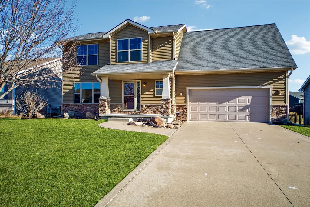 1011 NW Abbie Drive, Ankeny, IA 50023