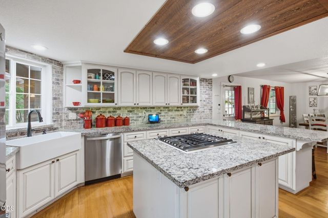 343 High Ridge Terrace, Grants Pass, OR 97526