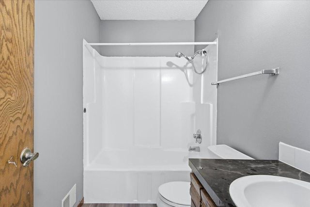 3575 Vermillion Street, Hastings, MN 55033