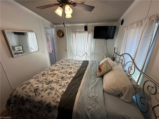 134 Cardinal Avenue, New London, NC 28127