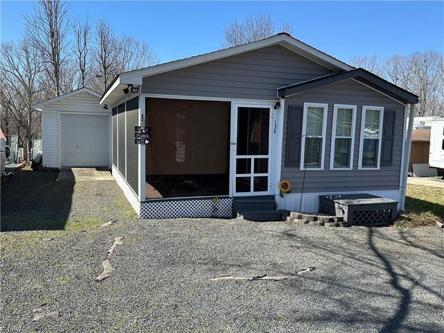 134 Cardinal Avenue, New London, NC 28127