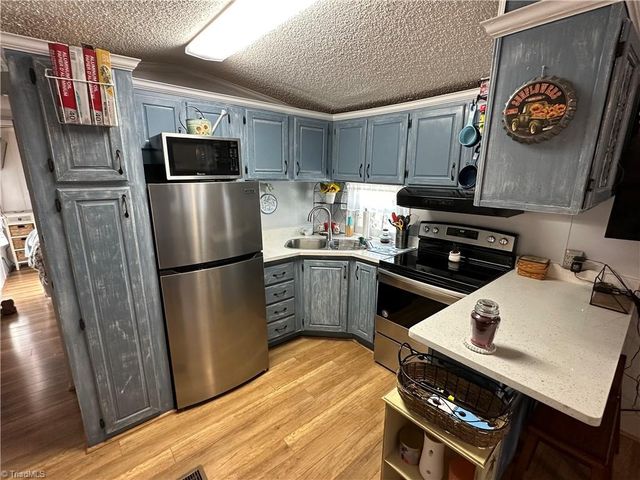 134 Cardinal Avenue, New London, NC 28127