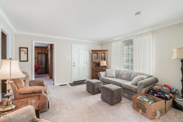 905 Cumberland St, Harriman, TN 37748