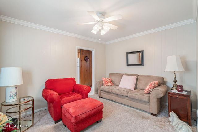 905 Cumberland St, Harriman, TN 37748