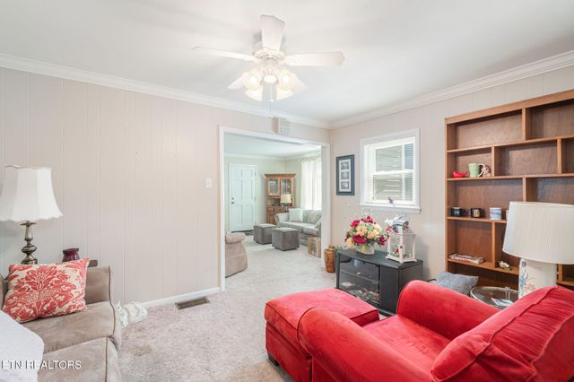 905 Cumberland St, Harriman, TN 37748