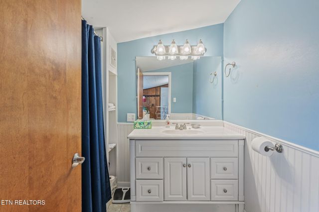 905 Cumberland St, Harriman, TN 37748
