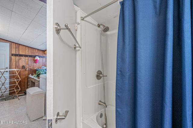 905 Cumberland St, Harriman, TN 37748