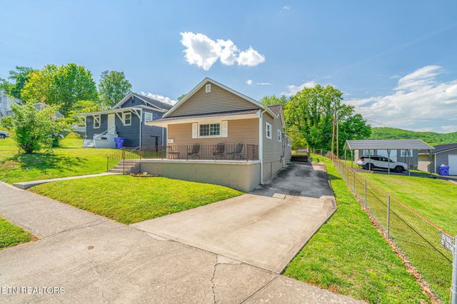 905 Cumberland St, Harriman, TN 37748