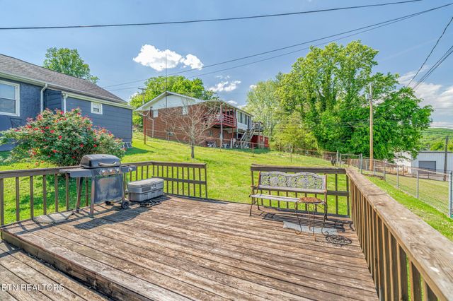 905 Cumberland St, Harriman, TN 37748