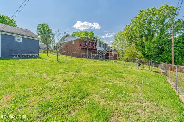 905 Cumberland St, Harriman, TN 37748