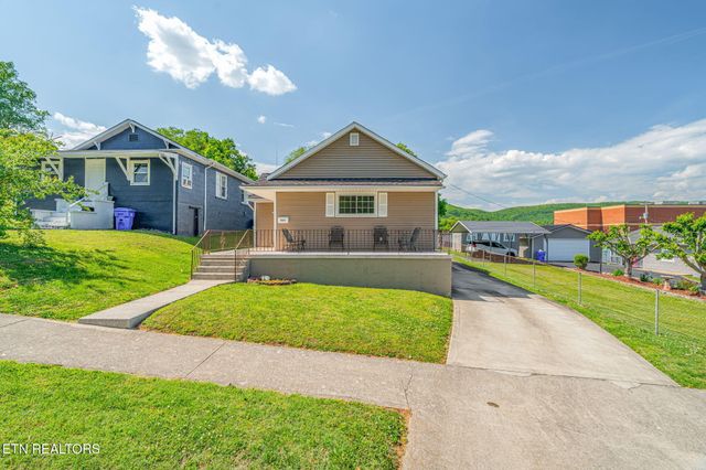 905 Cumberland St, Harriman, TN 37748