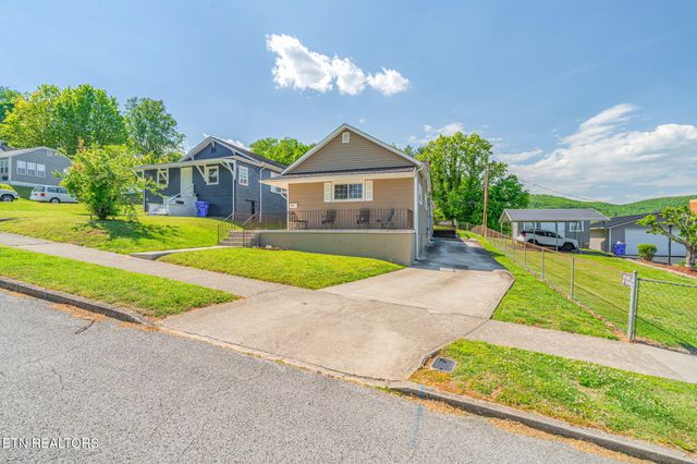 905 Cumberland St, Harriman, TN 37748