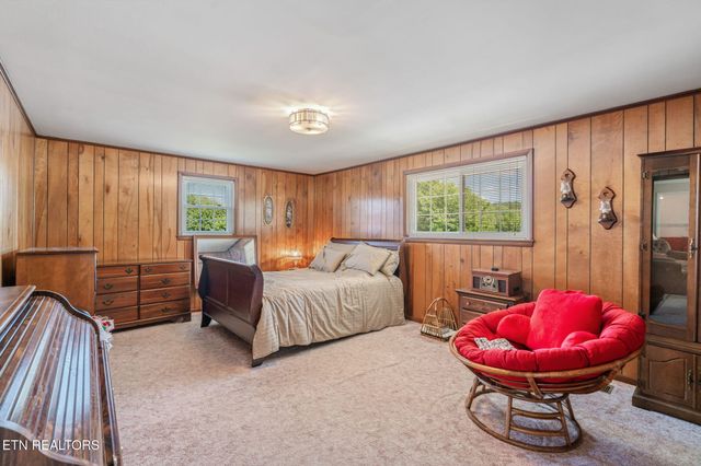 905 Cumberland St, Harriman, TN 37748