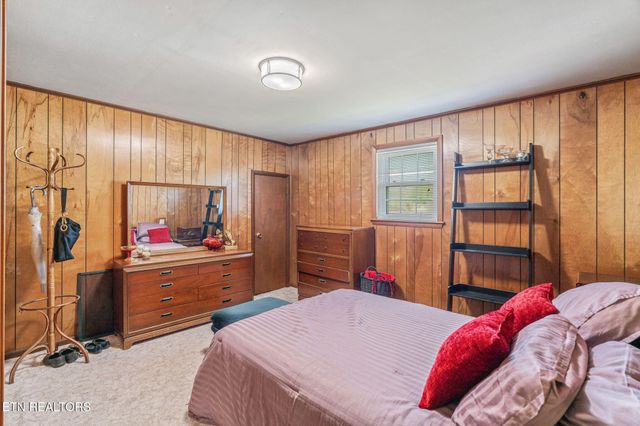 905 Cumberland St, Harriman, TN 37748