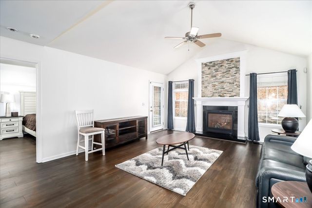 87 Haley Lane 87, Newtown, CT 06482