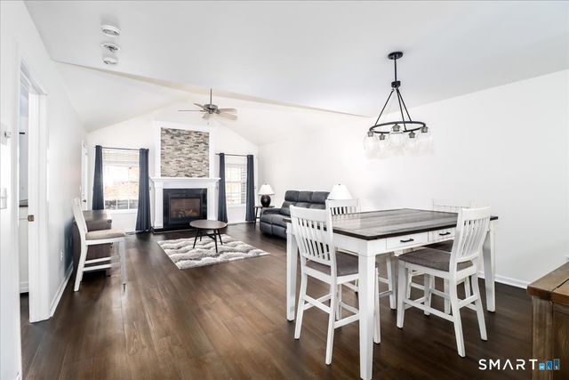 87 Haley Lane 87, Newtown, CT 06482