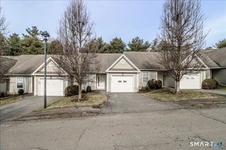 87 Haley Lane 87, Newtown, CT 06482