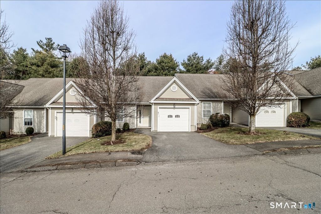 87 Haley Lane 87, Newtown, CT 06482