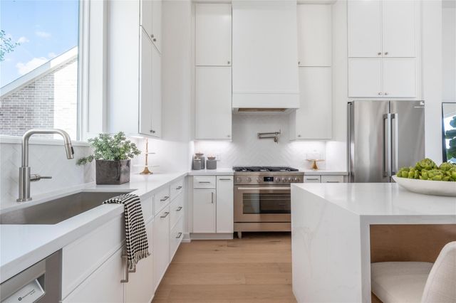 1602 Janak Garden Lane, Houston, TX 77055