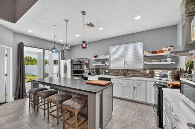 11207 VILLAGE BROOK DRIVE, Riverview, FL 33579