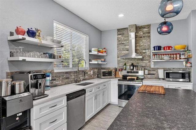 11207 VILLAGE BROOK DRIVE, Riverview, FL 33579