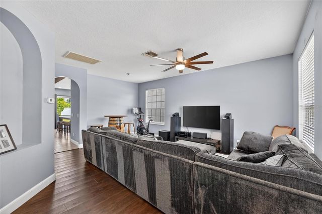 11207 VILLAGE BROOK DRIVE, Riverview, FL 33579