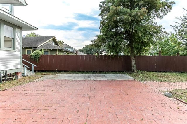 1114 Hodges Street, Lake Charles, LA 70601