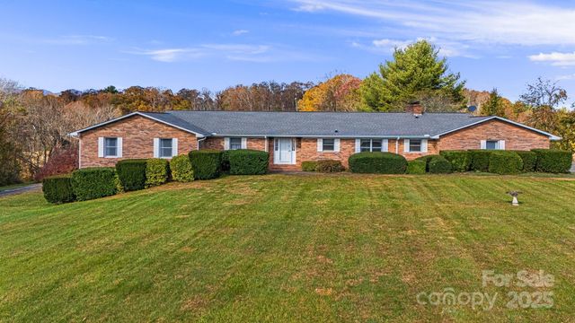 7 Brookshire Road, Leicester, NC 28748