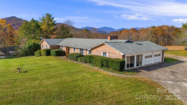 7 Brookshire Road, Leicester, NC 28748