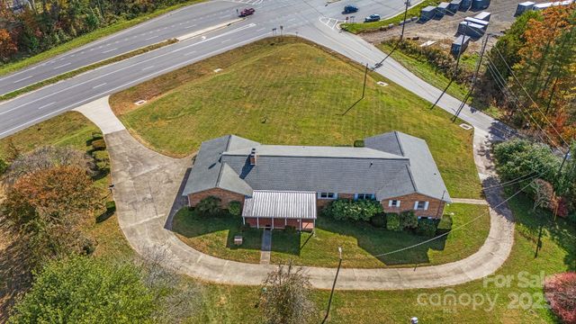 7 Brookshire Road, Leicester, NC 28748