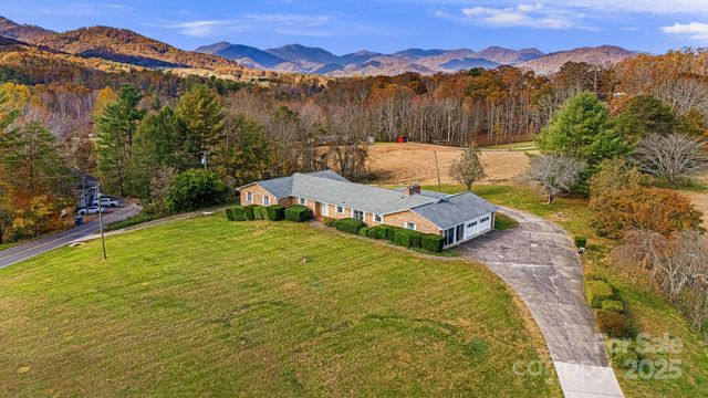 7 Brookshire Road, Leicester, NC 28748