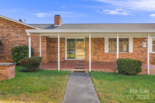 7 Brookshire Road, Leicester, NC 28748