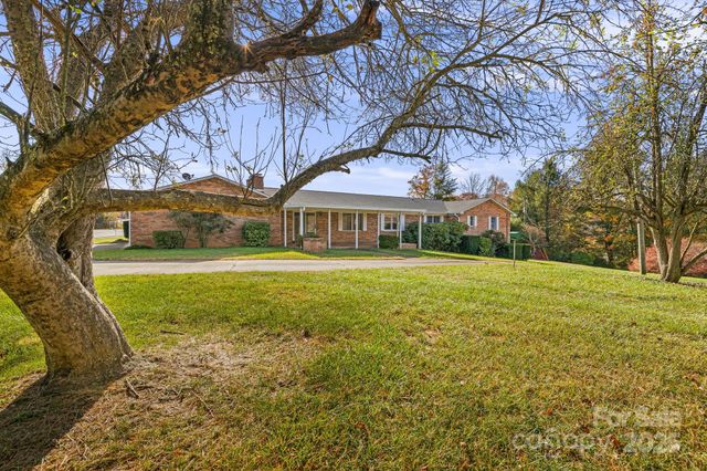 7 Brookshire Road, Leicester, NC 28748